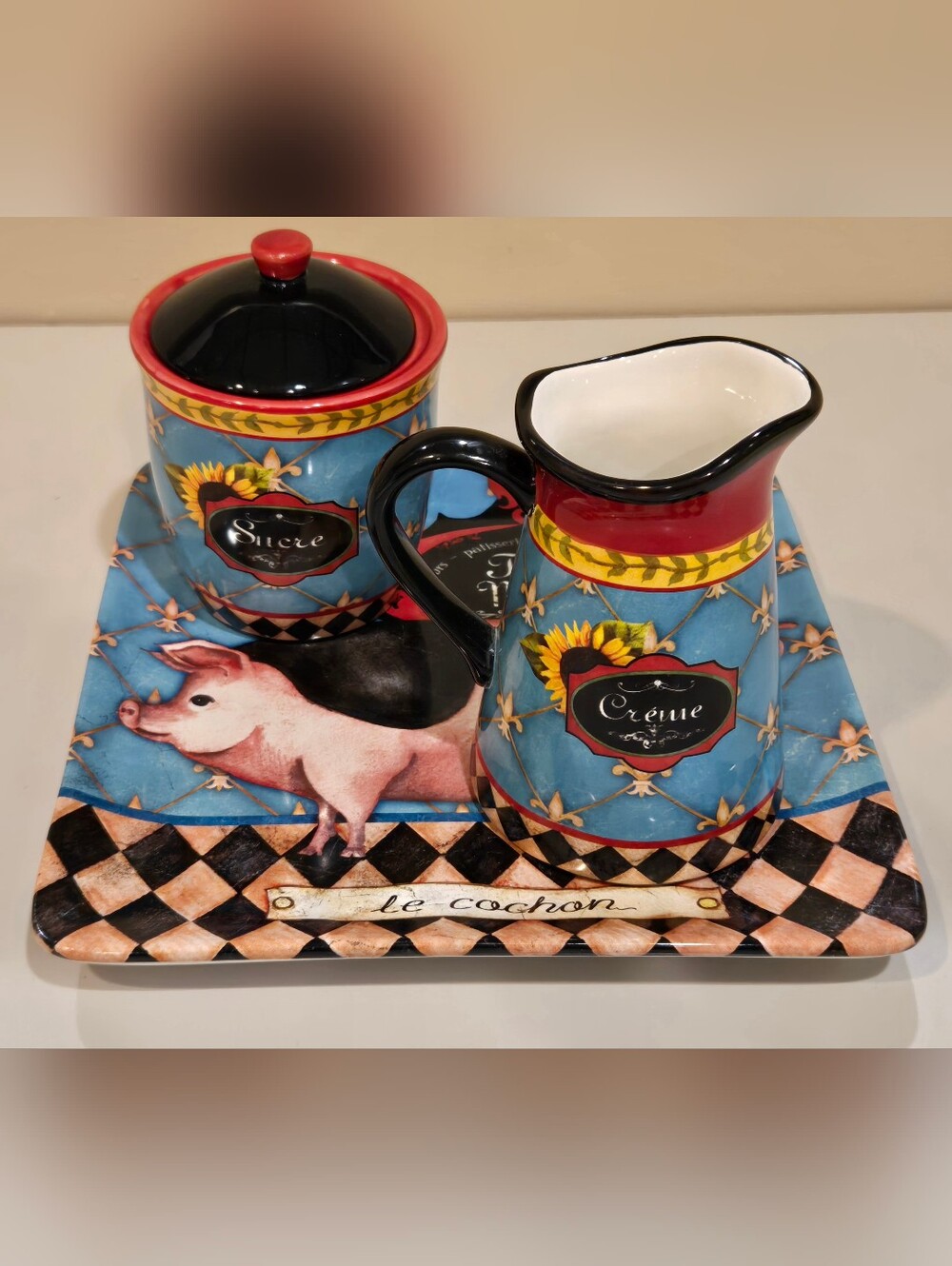 Crème Ceramic Creamer & Sugar Set with Sunflower and Pig Design - Blue Red